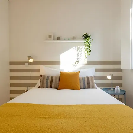 Stylish City Center Apartment With Balcony And Air Conditioning Appartement Oporto