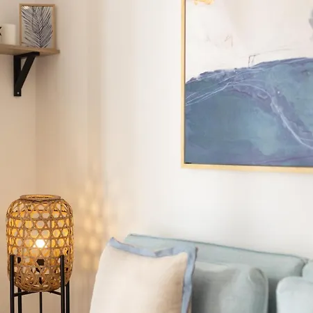 Sweet Flat 4two In Center, Balcony & Air Conditioning 公寓 *